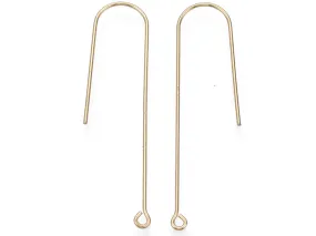 Apportez du doré avec ces boucles d'oreilles crochet long doré 18k !